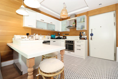 Interior 6