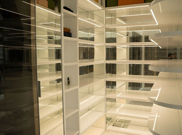 Interior 6
