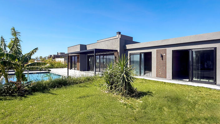 Image No.1-4 Bed House/Villa for sale