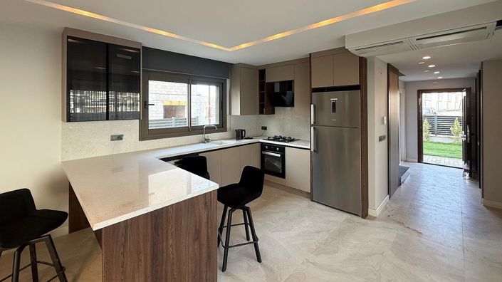 Image No.8-5 Bed House/Villa for sale