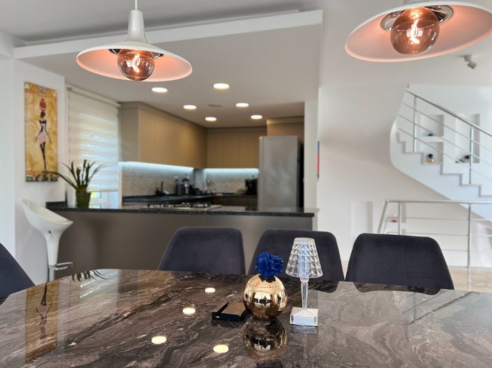 Image No.10-6 Bed House/Villa for sale