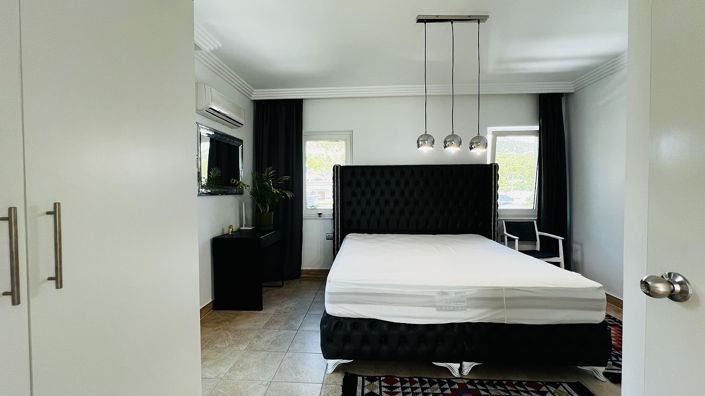 Image No.25-6 Bed House/Villa for sale