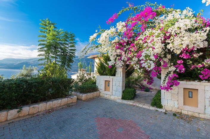 Image No.8-8 Bed House/Villa for sale