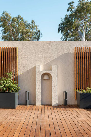 Image No.7-9 Bed Commercial for sale