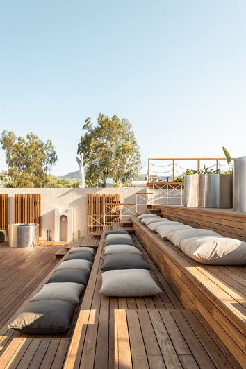 Image No.9-9 Bed Commercial for sale