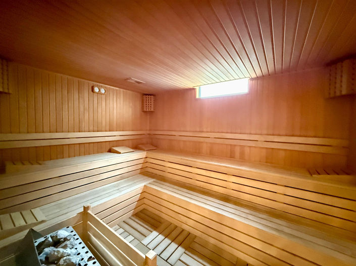 Image No.13-5 Bed Apartment for sale