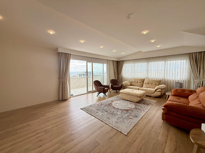 Image No.15-5 Bed Apartment for sale