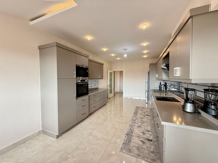 Image No.18-5 Bed Apartment for sale