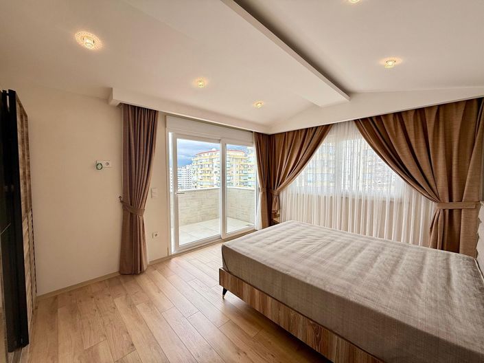 Image No.26-5 Bed Apartment for sale