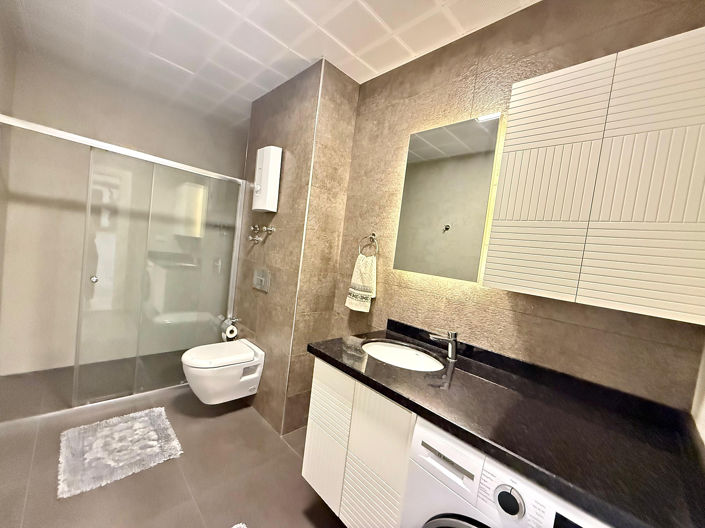 Image No.35-5 Bed Apartment for sale