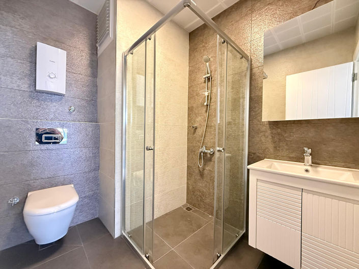 Image No.36-5 Bed Apartment for sale