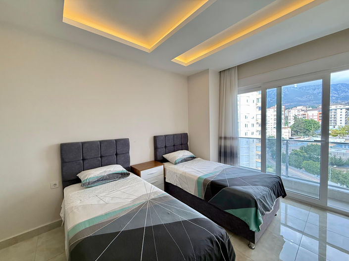 Image No.39-5 Bed Apartment for sale