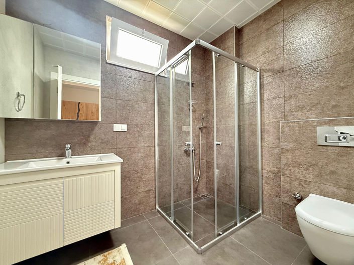 Image No.42-5 Bed Apartment for sale