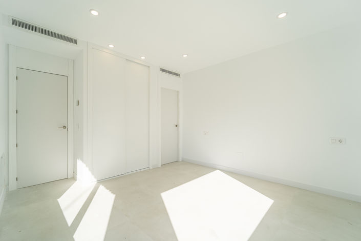 Image No.25-5 Bed House/Villa for sale