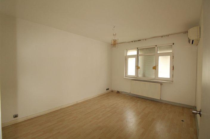 Image No.17-4 Bed Apartment for sale