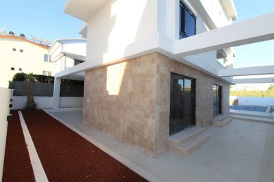 Exterior 4