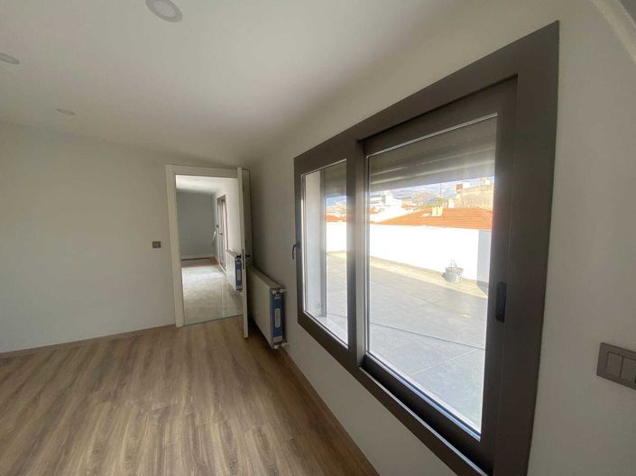 Image No.8-3 Bed Apartment for sale