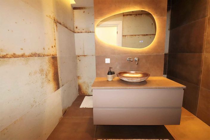 Image No.99-9 Bed House/Villa for sale