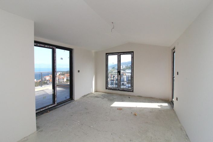 Image No.43-5 Bed Apartment for sale