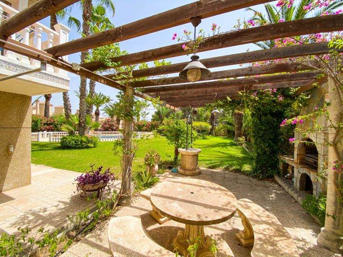 Image No.14-7 Bed Villa for sale