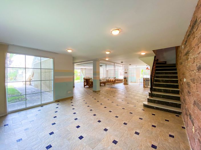 Image No.19-7 Bed Villa for sale