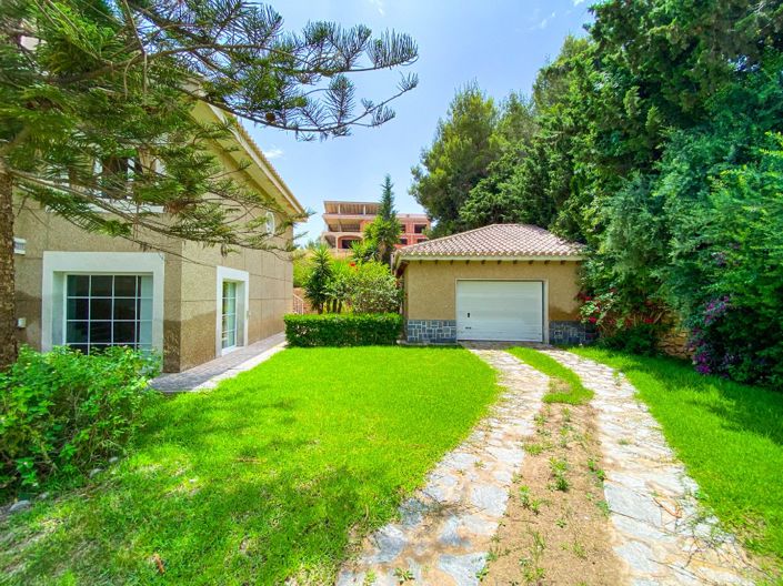 Image No.8-7 Bed Villa for sale