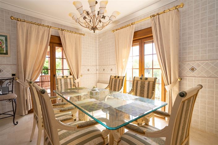 Image No.12-7 Bed Villa for sale