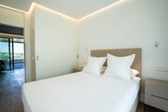 Image No.22-3 Bed Apartment for sale