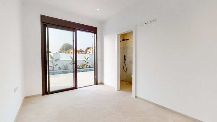 Image No.15-3 Bed Villa for sale