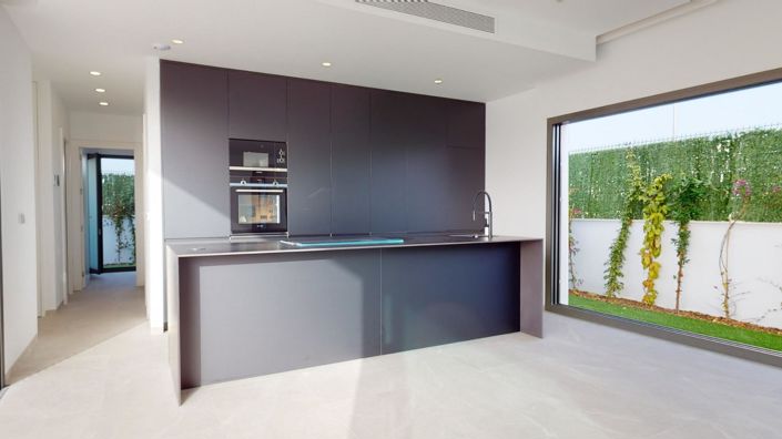 Image No.9-3 Bed Villa for sale