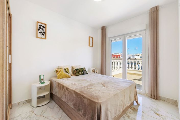 Image No.18-3 Bed Villa for sale