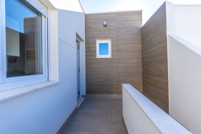 Image No.26-3 Bed Villa for sale