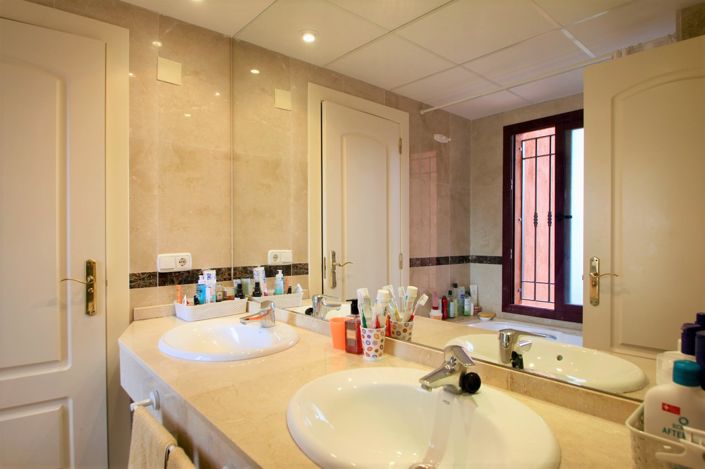 Image No.10-1 Bed Apartment for sale