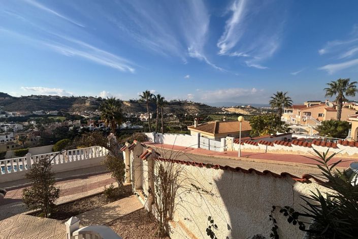 Image No.36-5 Bed Villa for sale