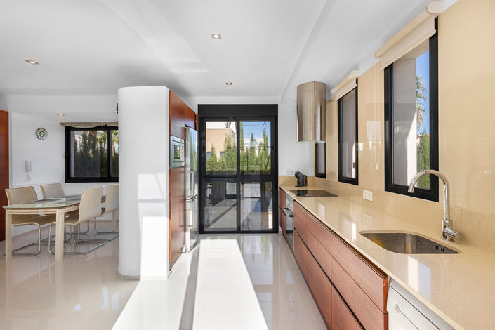 Image No.14-5 Bed Villa for sale