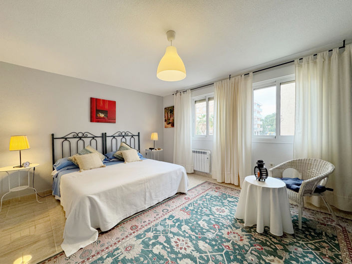 Image No.12-2 Bed Apartment for sale