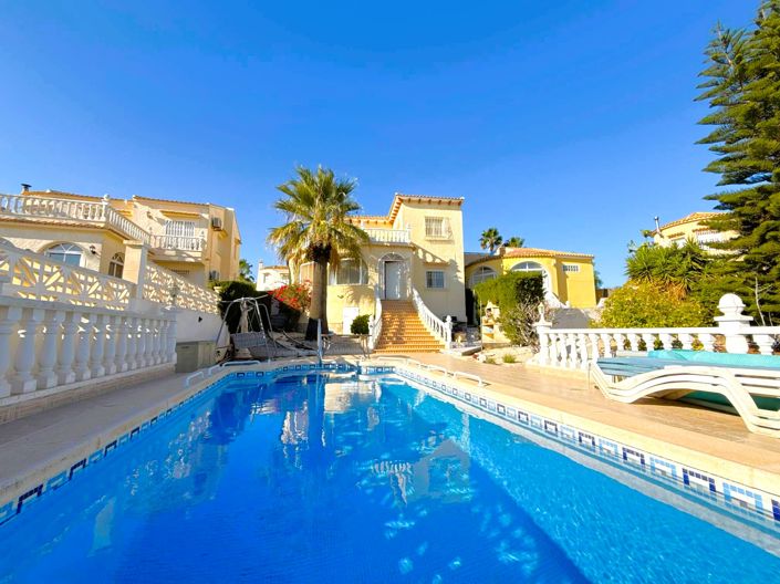 Image No.1-3 Bed Villa for sale
