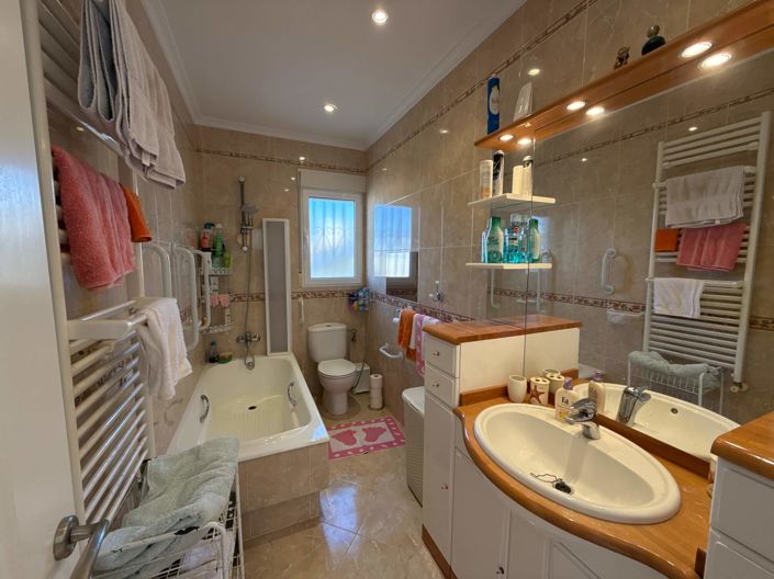 Image No.17-3 Bed Villa for sale