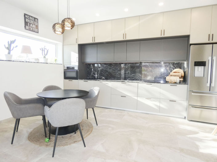 Image No.2-5 Bed Villa for sale