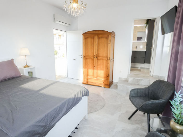 Image No.25-5 Bed Villa for sale