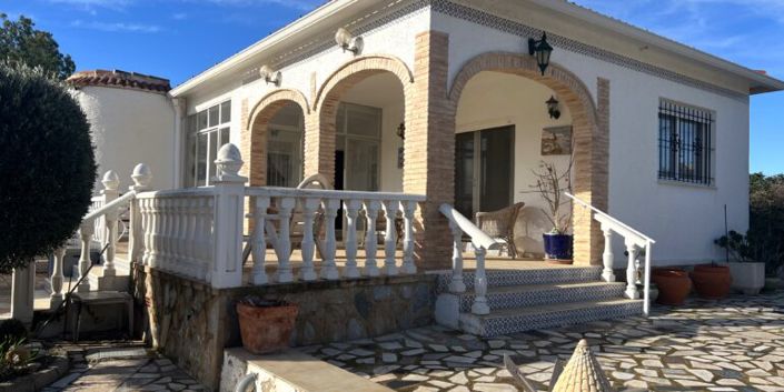 Image No.1-4 Bed Villa for sale