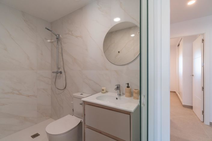 Image No.4-4 Bed Apartment for sale