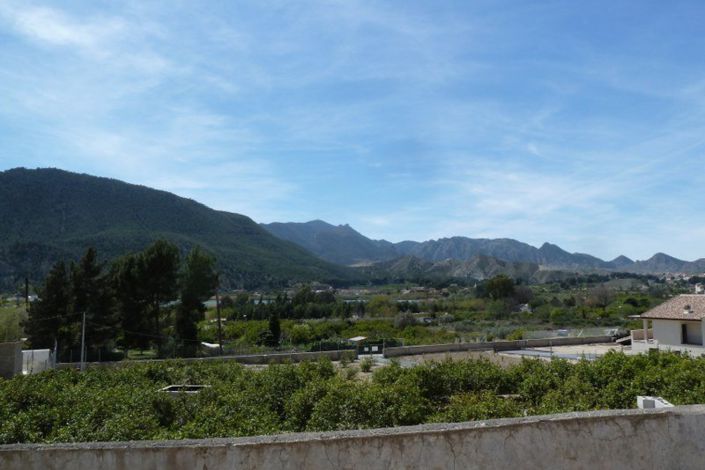 Image No.24-4 Bed Townhouse for sale