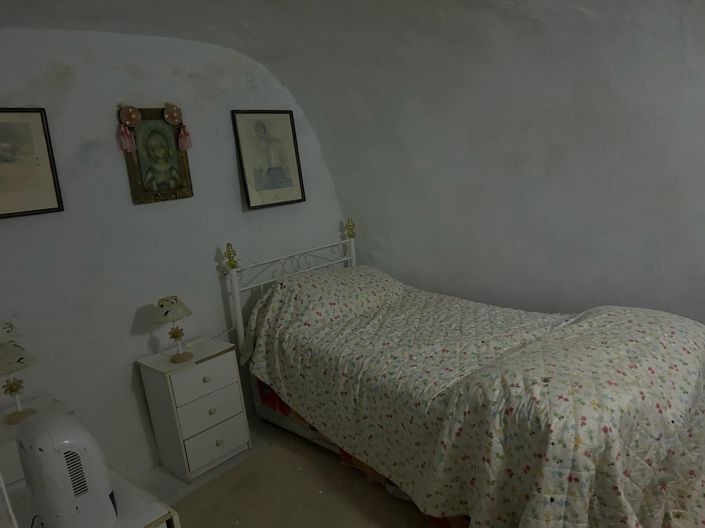 Image No.9-6 Bed Country House for sale