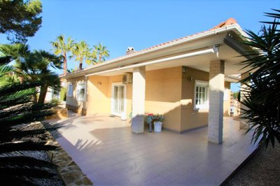 4 Bed Villa for sale