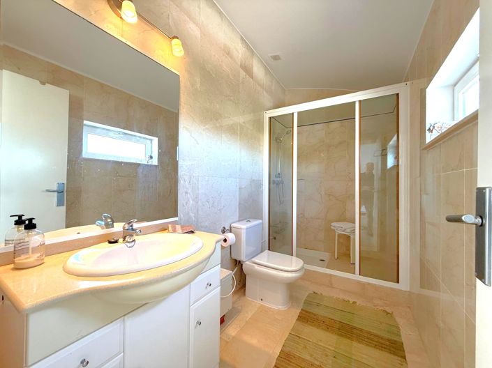 Image No.17-3 Bed Apartment for sale