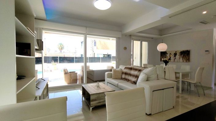 Image No.12-3 Bed Villa for sale