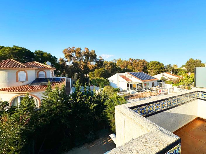 Image No.13-3 Bed Townhouse for sale