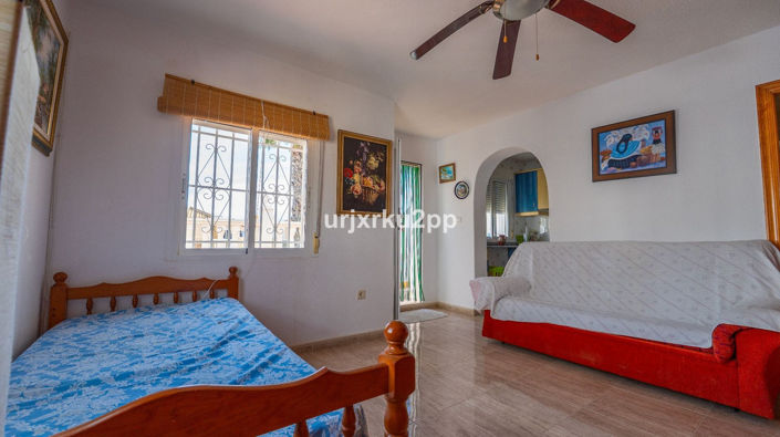 Image No.18-3 Bed Townhouse for sale