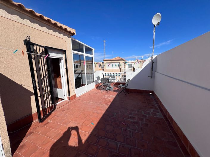 Image No.20-3 Bed Townhouse for sale